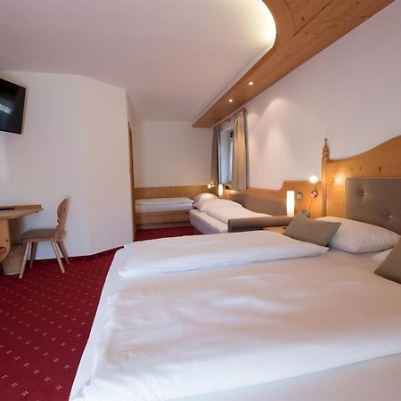 أورتيسايْ Garni Alba Bed & Breakfast المظهر الخارجي الصورة